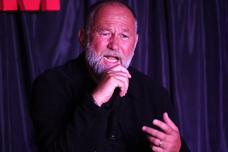 01 - LIVE IS LIFE -  ULI BRÉE