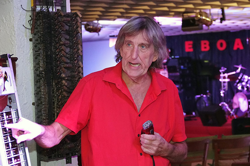 01 – ORF LONG NIGHT OF THE MUSEUMS – GERT PRIX EXPLAINS HOW A HAMMOND ORGAN PRODUCES SOUND